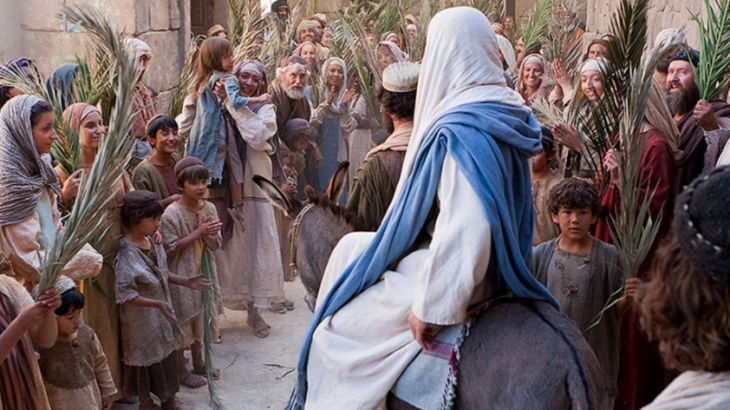 Peristiwa Tuhan Yesus memasuki Kota Yerusalem dan disambut sorak-sorai penduduk Kota Suci. Foto ilustrasi