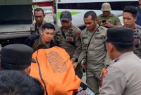 Jenazah Bharada Bonifasius Jawa, anggota Brimob Polda NTT bagian dari Tim Satgas Operasi Damai Cartenz tewas ditembak KKB. Foto: Tajukflores.com/Jurnal Militer
