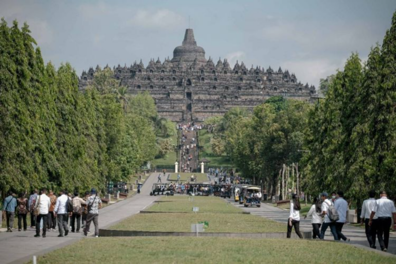 Candi Borobudur (kompas)