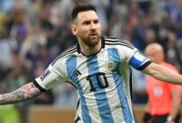 Federasi Sepak Bola Argentina (AFA) mempensiunkan nomor punggung 10 sebagai penghormatan untuk Lionel Messi. (FIFA World Cup)