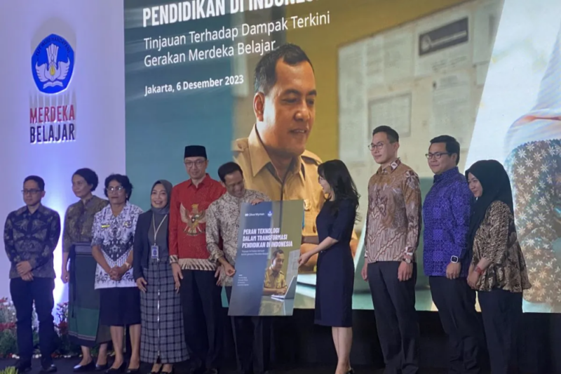 Mendikbudristek Nadiem Makarim dalam Perilisan Laporan Kajian Dampak Platform Teknologi Kemendikbudristek di Sheraton Hotel, Jakarta, Rabu (6/12/2023). Foto: Antara