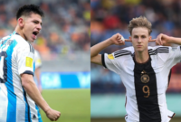 Kapten Argentina U-17 Claudio Echeverri dan striker Jerman U-17 Max Moerstedt (Tajukflores.com)