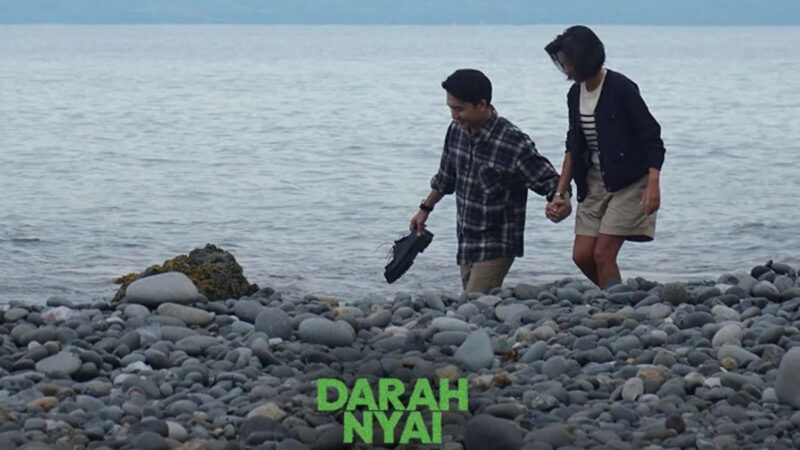 Film Darah Nyai menceritakan kisah Rara, seorang wanita yang mengalami kejadian aneh di Pantai Selatan Jawa. Foto: Instagram @filmdarahnyai/Tajukflores.com