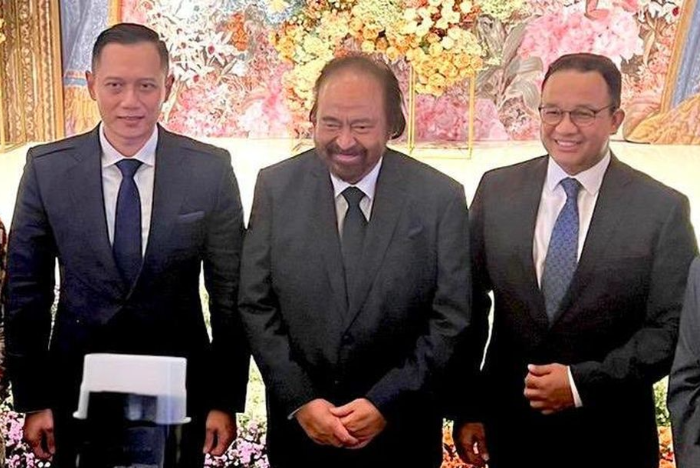 Dari kiri ke kanan. Ketua Umum Partai Demokrat Agus Harimurti Yudhoyono (AHY), Ketua Umum Partai Nasdem Surya Paloh dan Anies Baswedan. Foto: Tajukflores.com