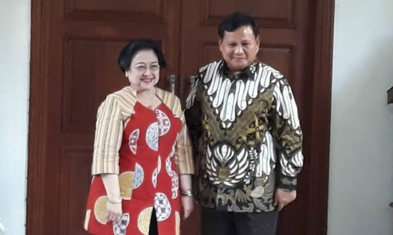 Ketua Umum Partai Gerindra Prabowo Subianto (kanan) bertemu Ketua Umum PDIP Megawati Soekarnoputri di di kediaman Megawati, Jalan Teuku Umar, Jakarta, Rabu (24/7/2019). Foto: Tirto.id