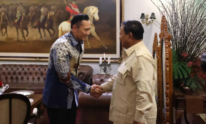 Ketua Umum Partai Demokrat Agus Harimurti Yudhoyono bertemu Capres nomor urut 02 Prabowo Subianto. Foto: Twitter AHY