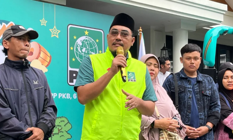 Wakil Ketua Umum PKB Jazilul Fawaid saat memberikan keterangan kepada awak media di Kantor DPP PKB, Jakarta, Sabtu (6/4/2024). Foto: Antara