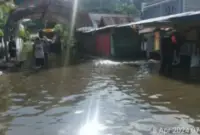 Kondisi pemukiman warga yang masih terendam banjir di Kota Bitung (8/4/2024). Foto: BPBD Kota Bitung.