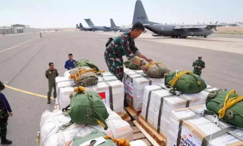 TNI Angkatan Udara RI mengirimkan bantuan kemanusiaan untuk waga Gaza di Palestina. (X @RandomWorldWar)