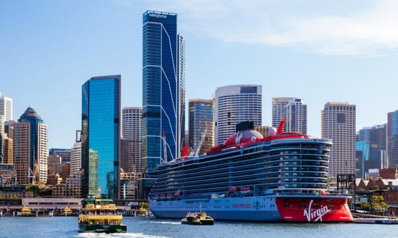 Kapal pesiar mewah Resilient Lady saat tiba di Australia. Foto: Escape