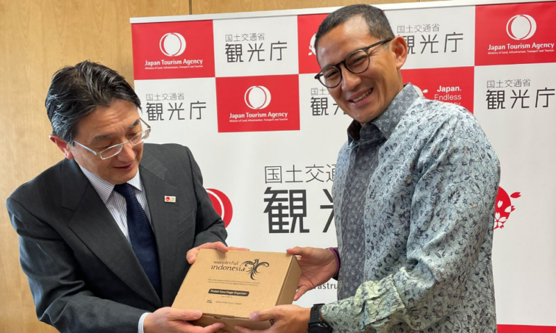 Menparekraf Sandiaga Uno bertemu dengan Komisaris Japan Tourism Agency Ichiro Takahashi di Kantor Japan Tourism Agency, Jepang, Senin (4/3/2024). Foto: Kemenparekraf