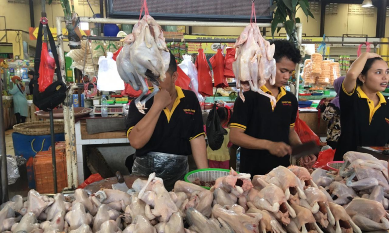 BPS mengimbau para kepala daerah yang mengalami kenaikan harga daging ayam ras untuk segera melakukan pengendalian, Foto ilustrasi