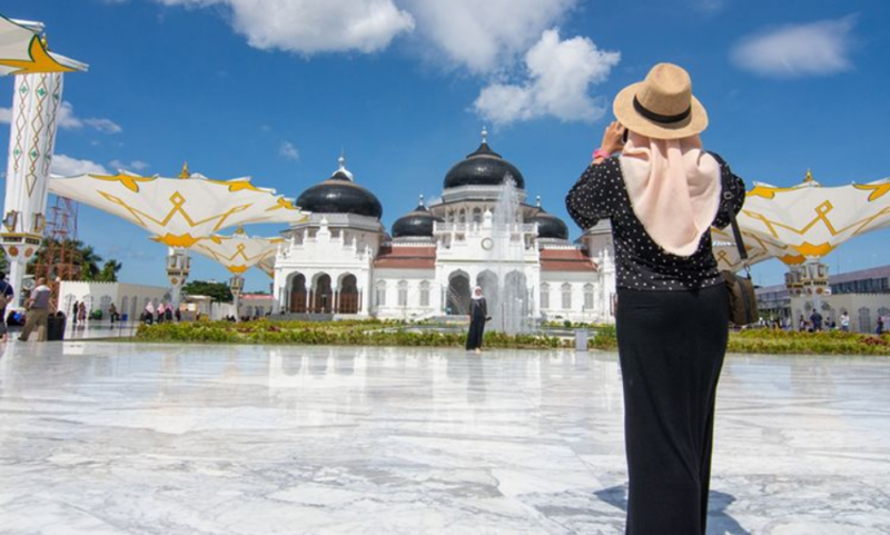 Masjid Agung Baiturrahman Aceh, salah satu tujuan wisata halal muslim friendly Indonesia. Foto ilustrasi: kompas.com